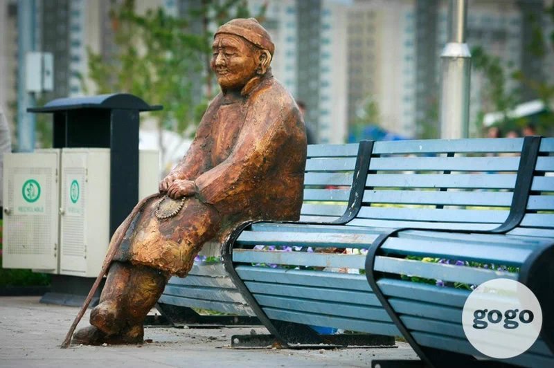 【走进蒙古】乌兰巴托公园里的那些有趣的雕塑雕像