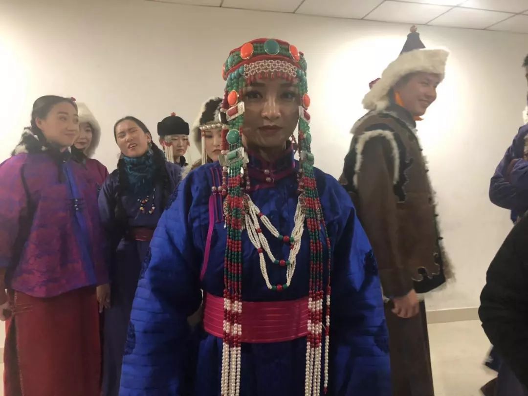 新款儿童少数民族服装男童新疆维吾尔族舞蹈服哈萨克族演出服套装-阿里巴巴