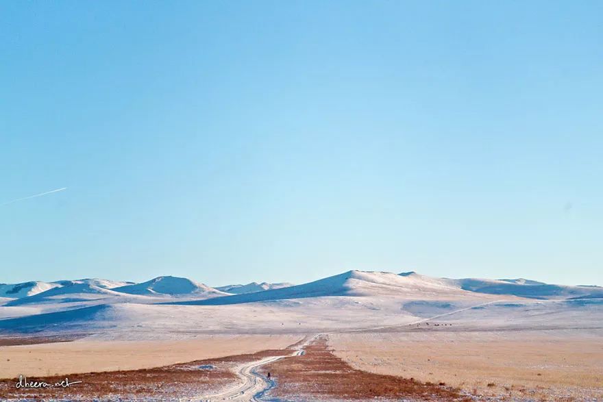 冬季的蒙古草原，一切都那么宁静而美好