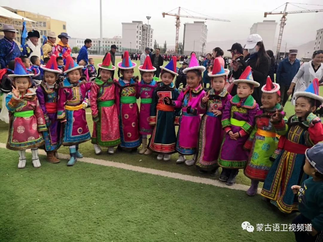 肃北雪山蒙古族孩子们独具特色的六一儿童节 第4张