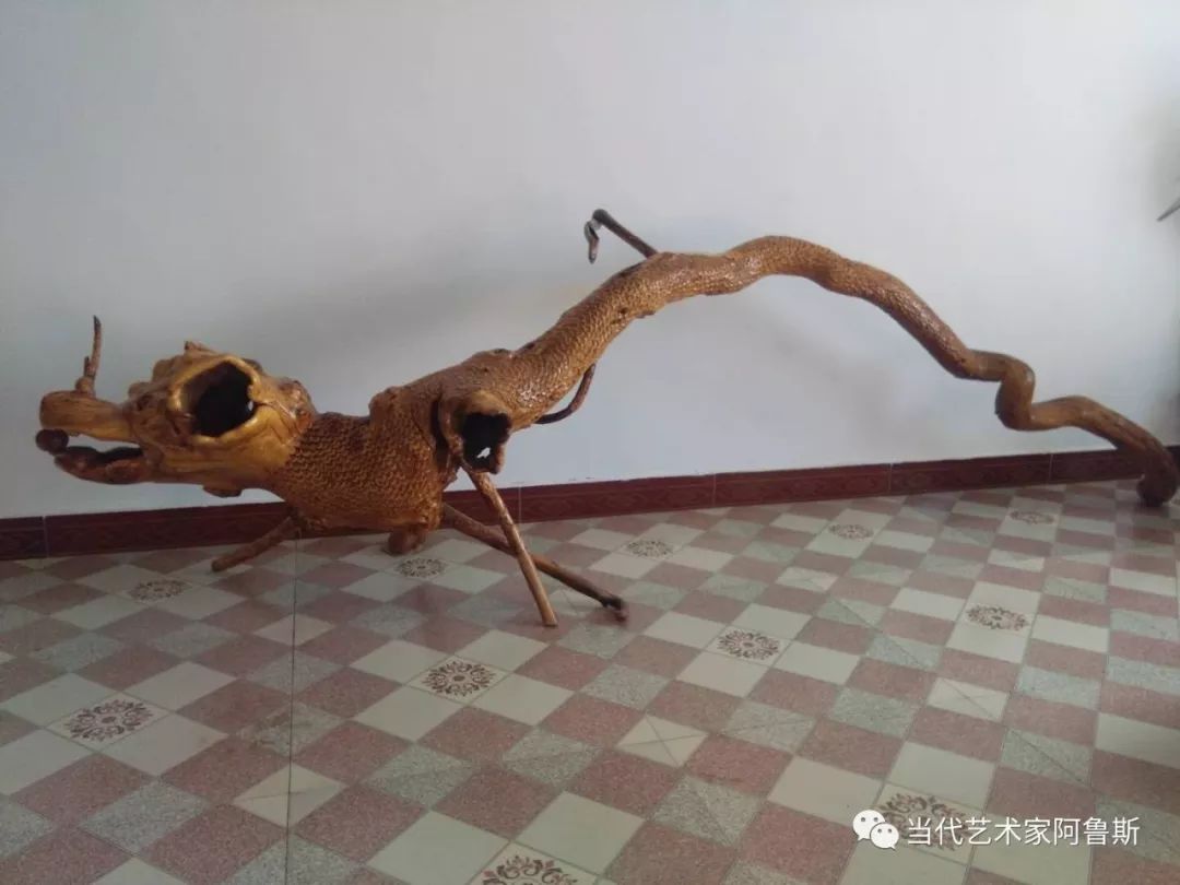 锡林郭勒草原民间艺人阿拉腾敖都的根雕艺术作品欣赏 第3张