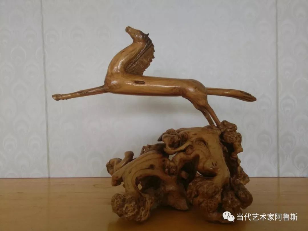 锡林郭勒草原民间艺人阿拉腾敖都的根雕艺术作品欣赏 第2张