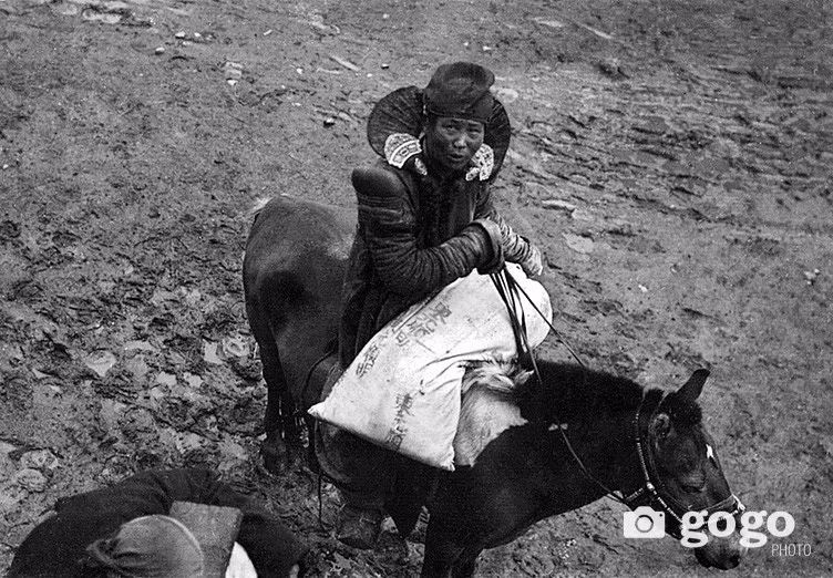 珍贵老照片：19世纪后期的蒙古妇女 第6张