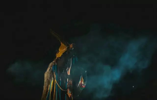 神秘的蒙古族萨满祭火仪式（震撼组图） 第6张