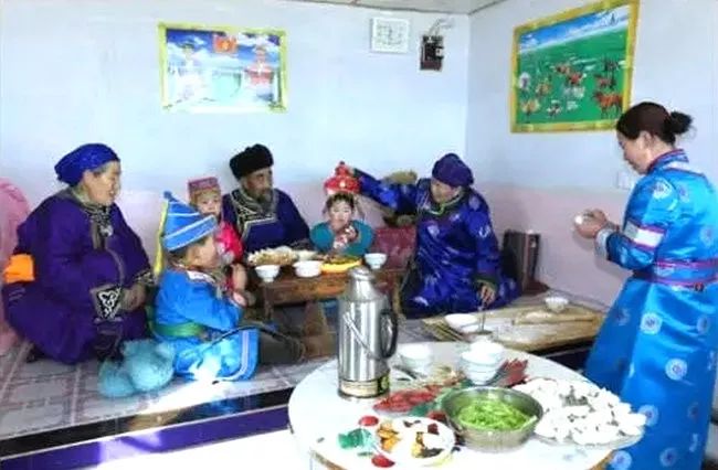 蒙古人的传统祝寿习俗 — 过"本命年"