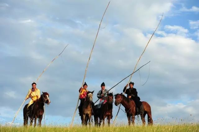 蒙古族狩猎工具——套马杆